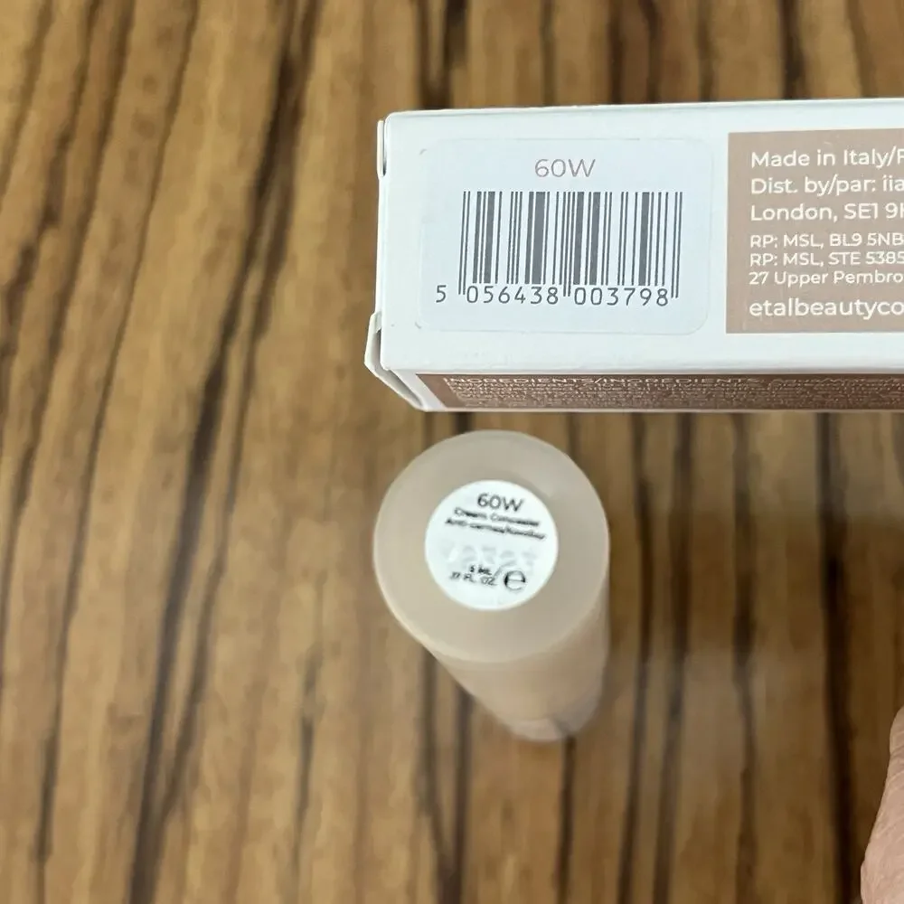 et al. Intelligent Skin Cream Concealer 60W 5ml
